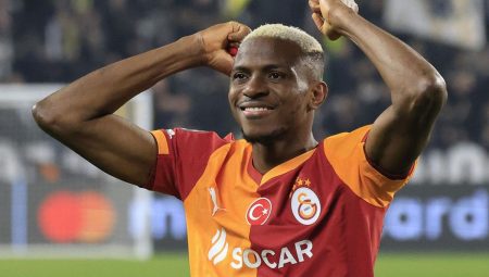Victor Osimhen’e olay yaratacak davet: Onu grubumda görmek isterim