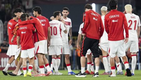 Galatasaray, ulusal grubun iki yıldızının peşinde! Yer yerinden oynayacak